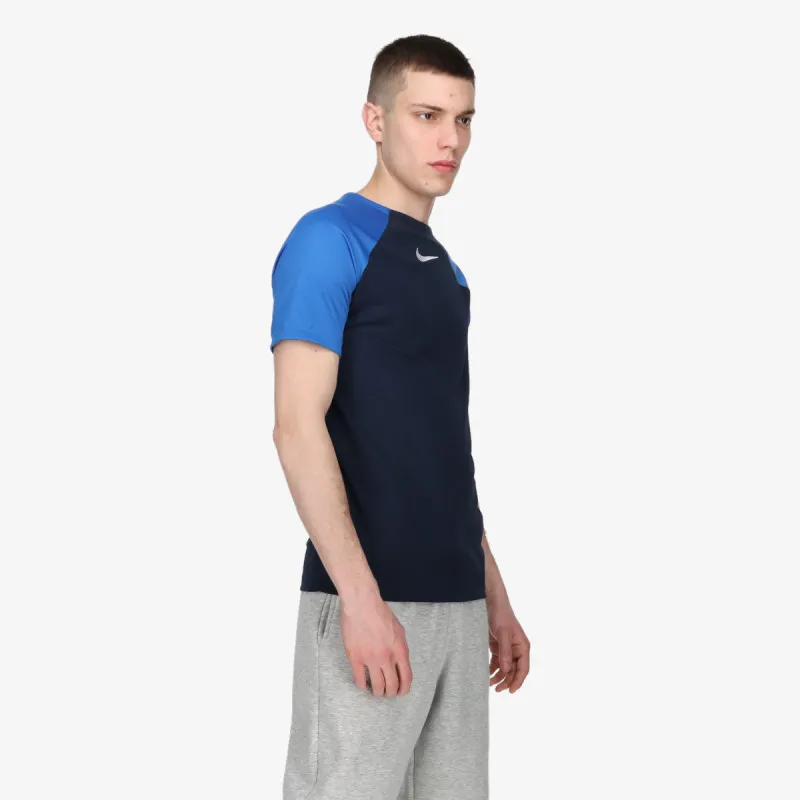 NIKE Academy Pro 