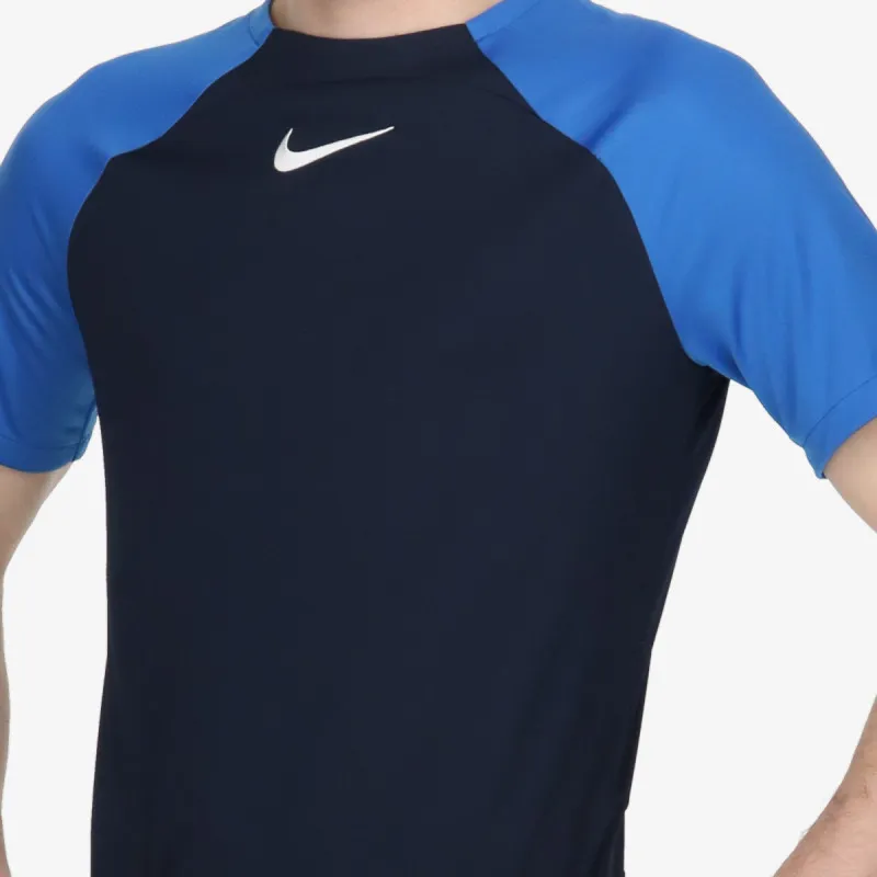 NIKE Academy Pro 