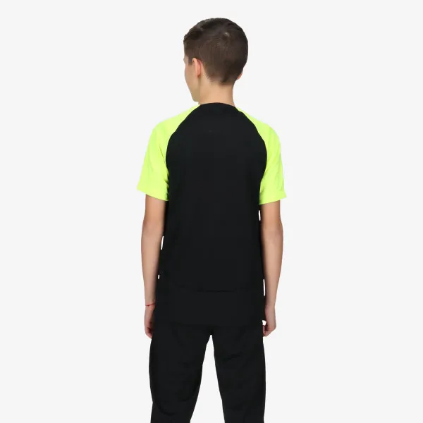 NIKE Academy Pro 