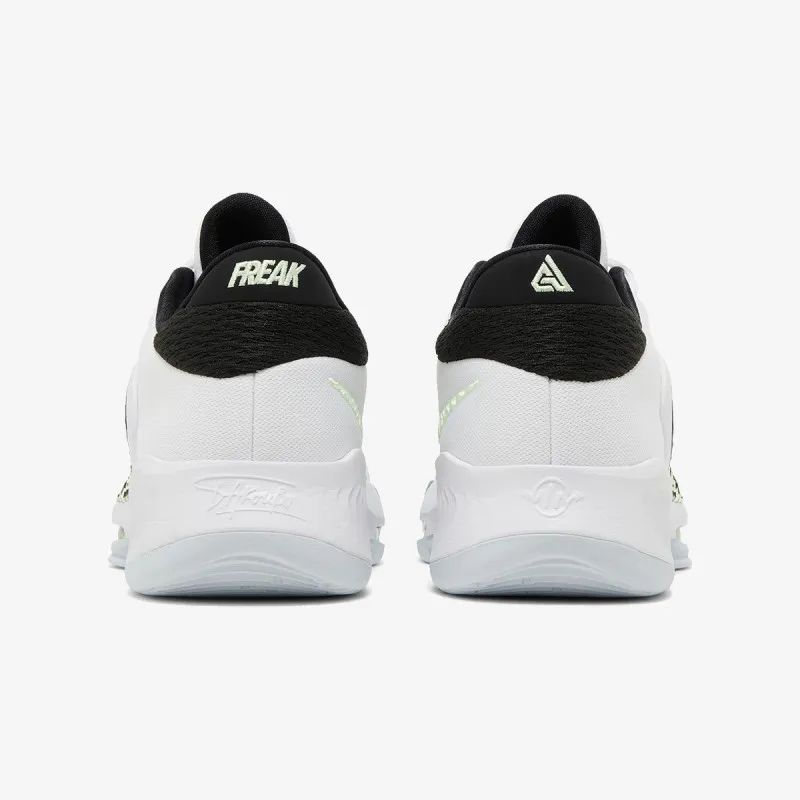 NIKE Zoom Freak 4 