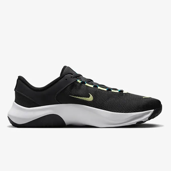 NIKE Legend Essential 3 Next Nature 