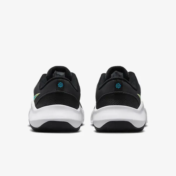NIKE Legend Essential 3 Next Nature 