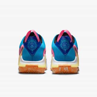 NIKE LeBron Witness 7 