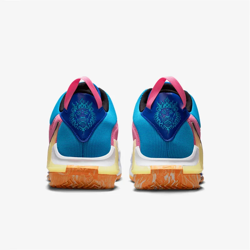 NIKE LeBron Witness 7 