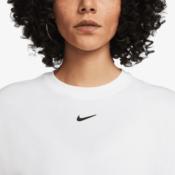 Nike Sportswear Essentials 