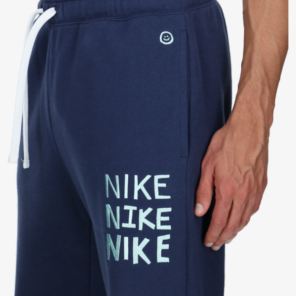 Nike Sportswear 
