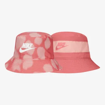 Nike Essential 
