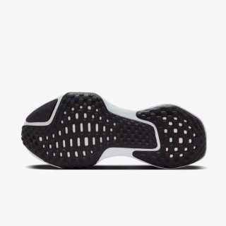 NIKE Invincible 3 