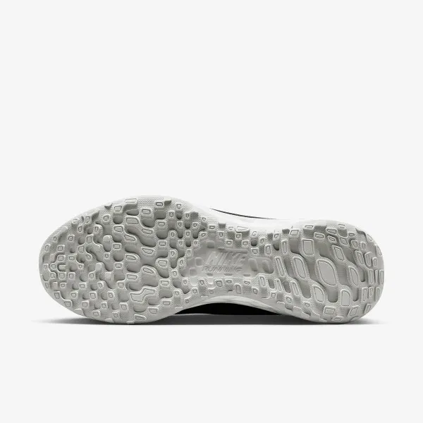 NIKE REVOLUTION 6 