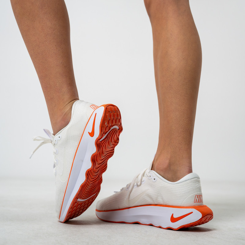 Nike Escape Momentum 