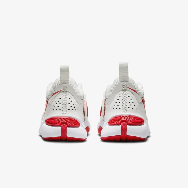NIKE Team Hustle D 11 