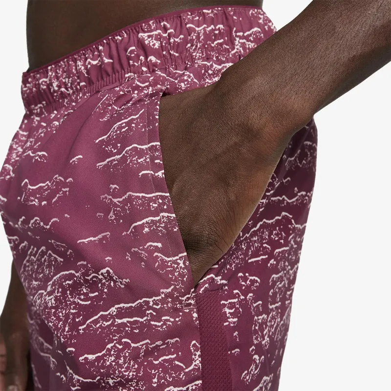 NIKE Dri-FIT Run Division Challenger 