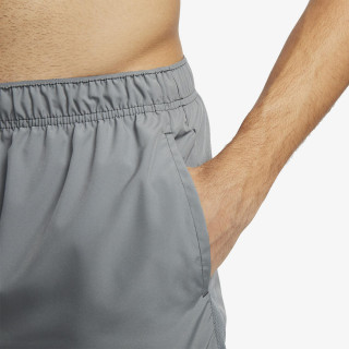 NIKE Dri-FIT Challenger 