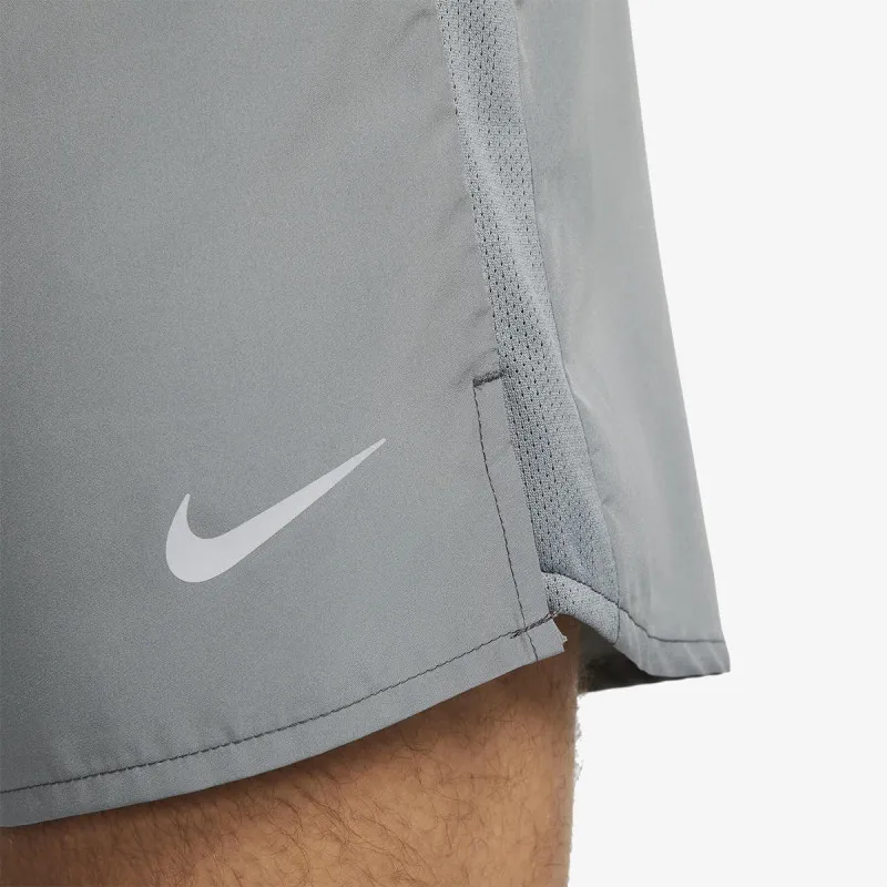 NIKE Dri-FIT Challenger 