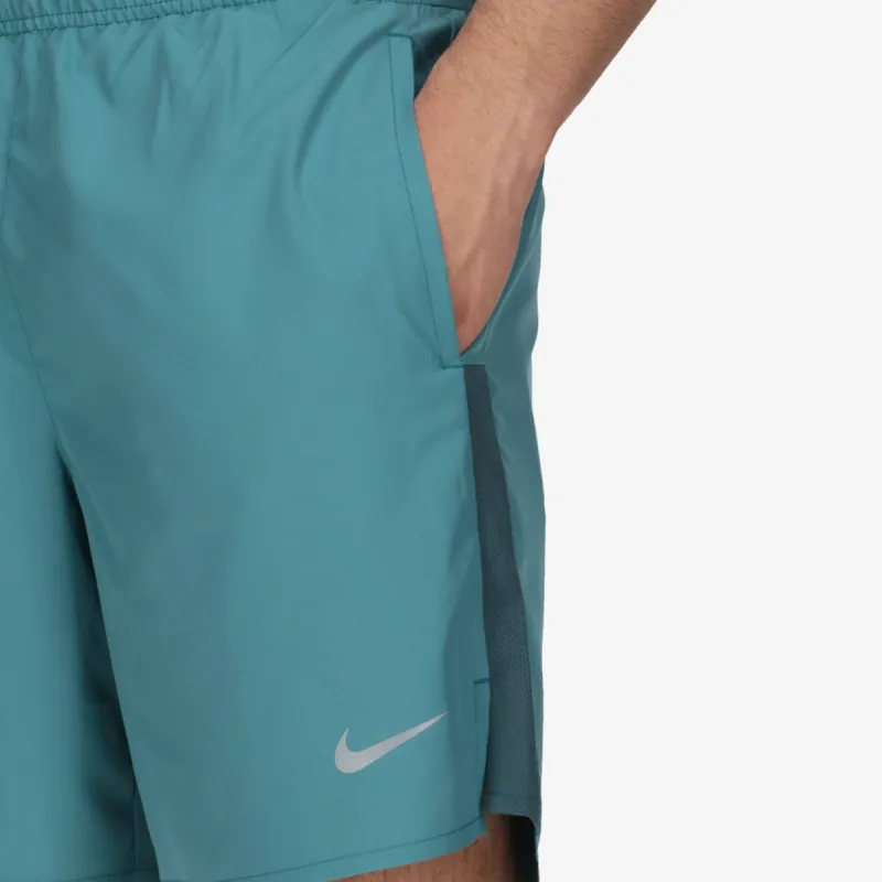 NIKE Dri-FIT Challenger 