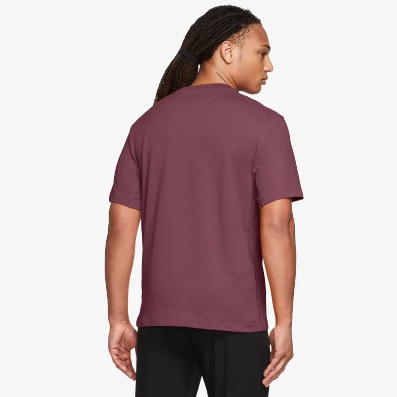 Nike Dri-FIT Primary 