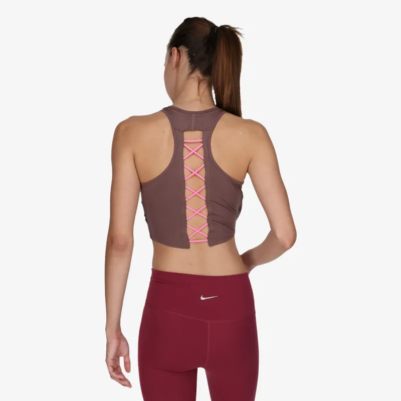 NIKE Dri-FIT One 
