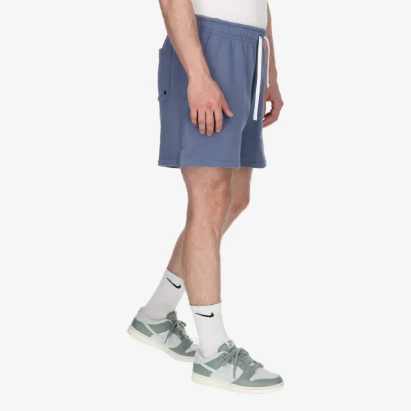 NIKE Club 