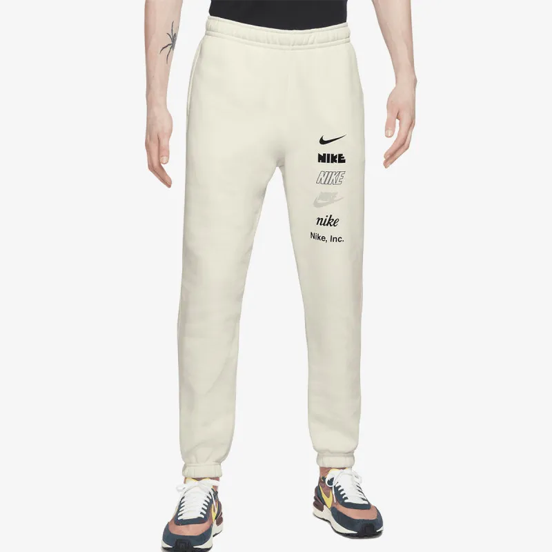 NIKE Club Fleece+ 