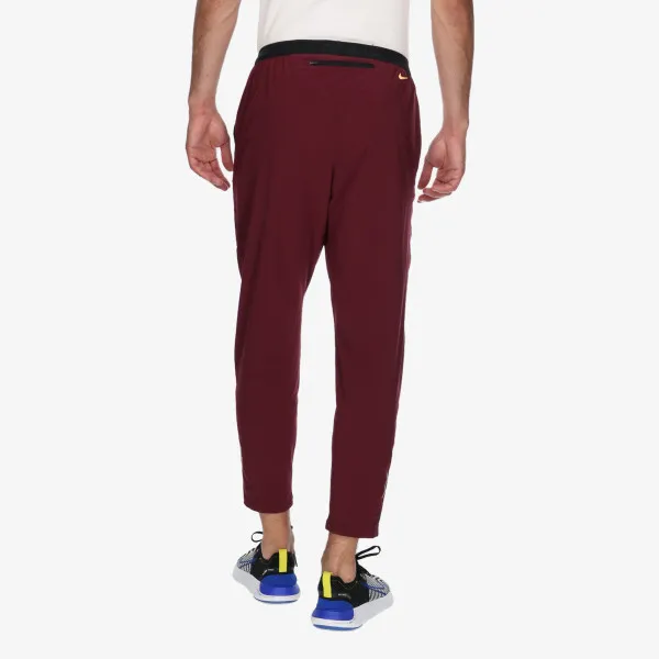 NIKE Trail Dawn Range 