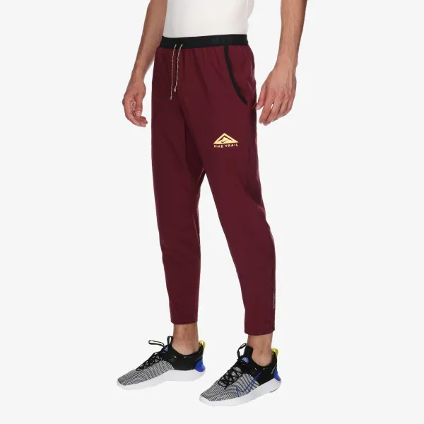 NIKE Trail Dawn Range 