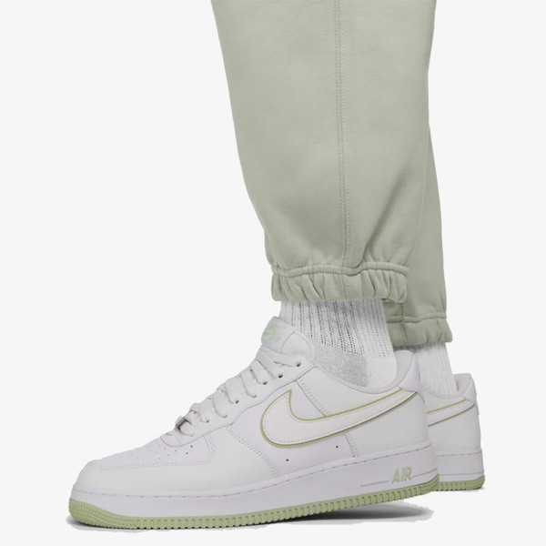 Nike Solo Swoosh 