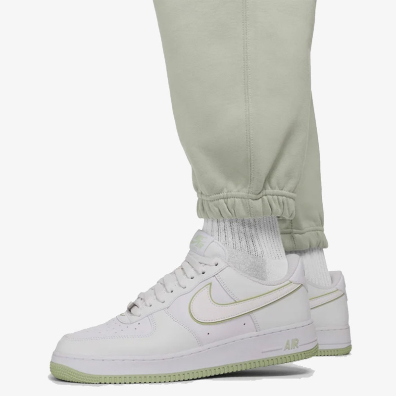 Nike Solo Swoosh 