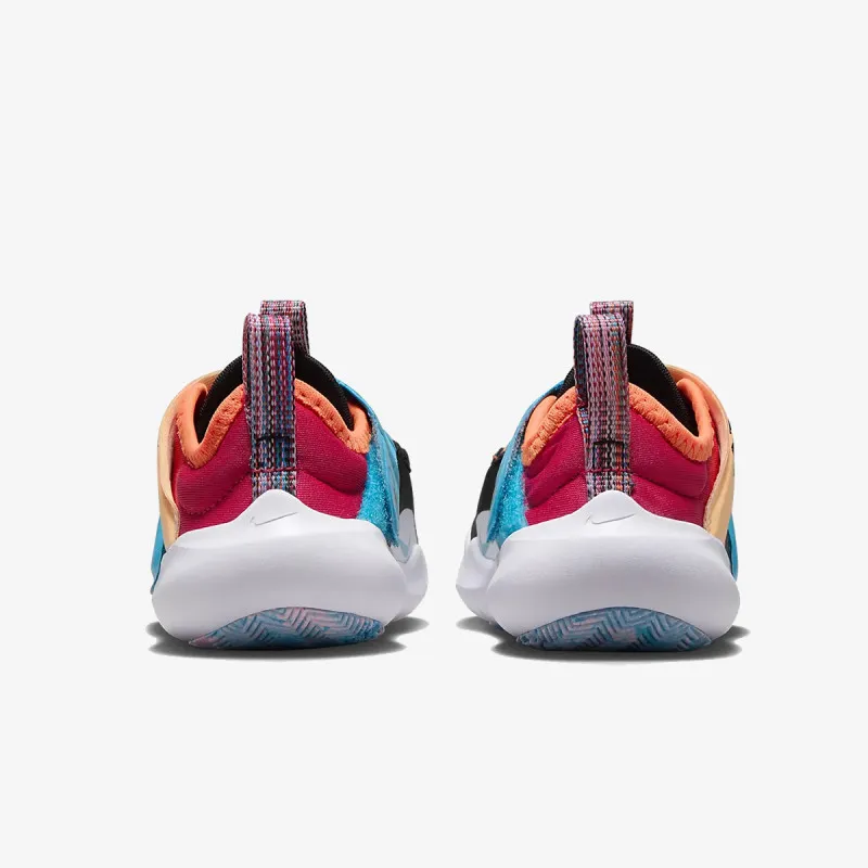 NIKE Flex Advance 