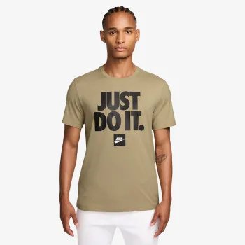 Nike Sportswear 