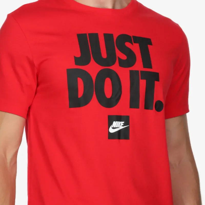 NIKE Sportswear 