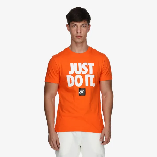 Nike Sportswear 