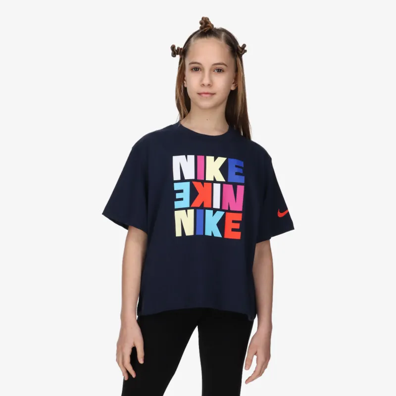NIKE Sportswear 