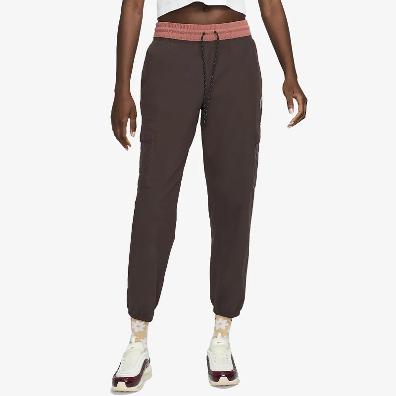 NIKE Sports Utility Cargo 