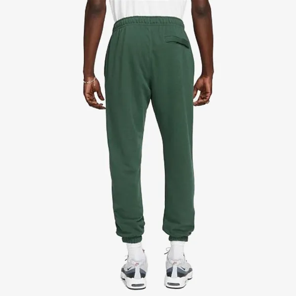 NIKE Club Fleece+ 