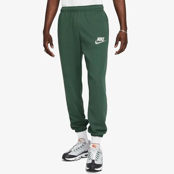 NIKE Club Fleece+ 