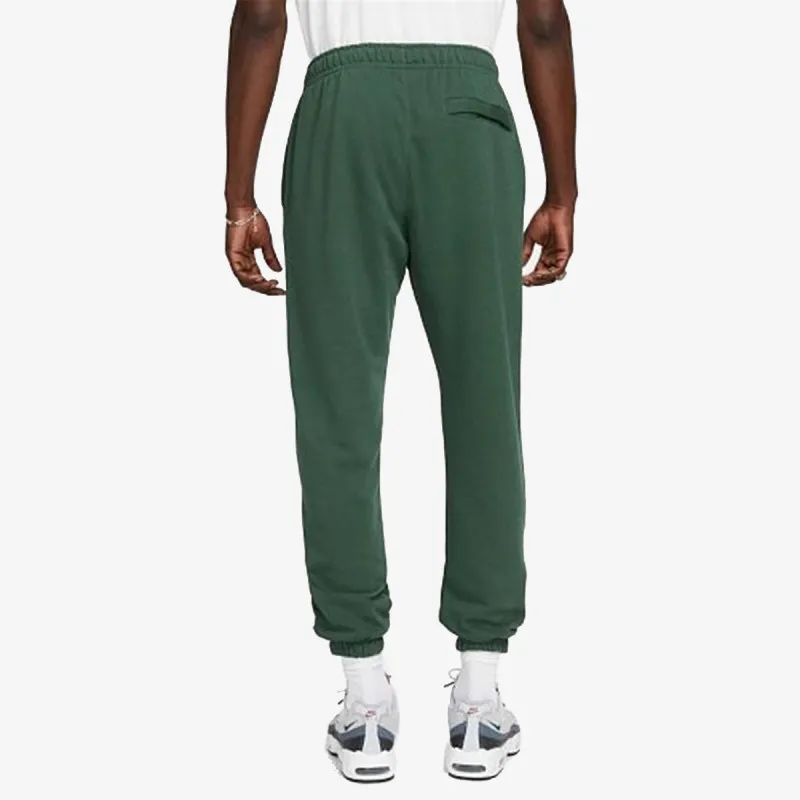 NIKE Club Fleece+ 