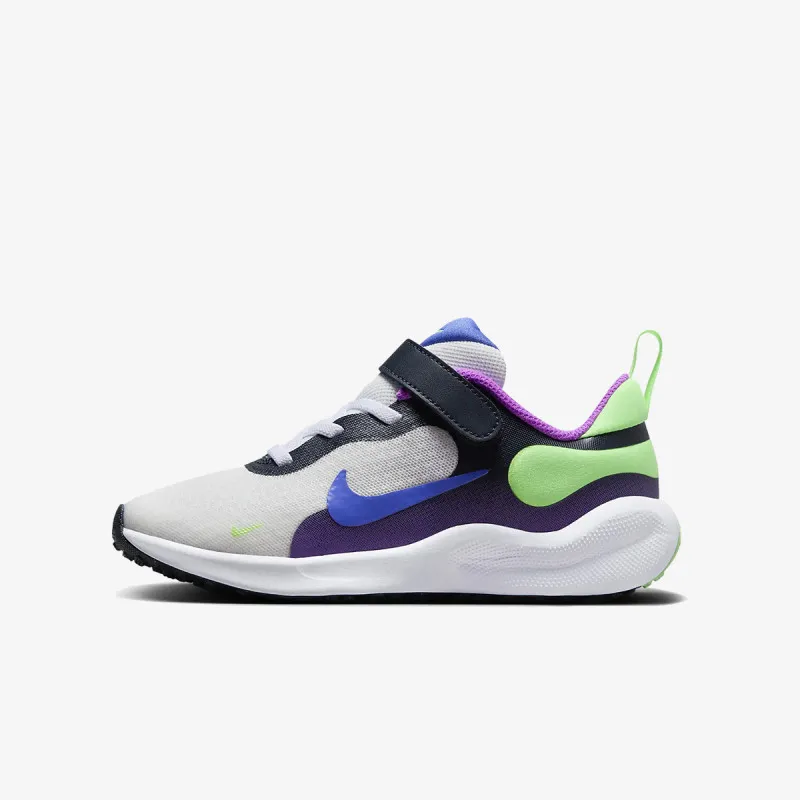 Nike Revolution 7 