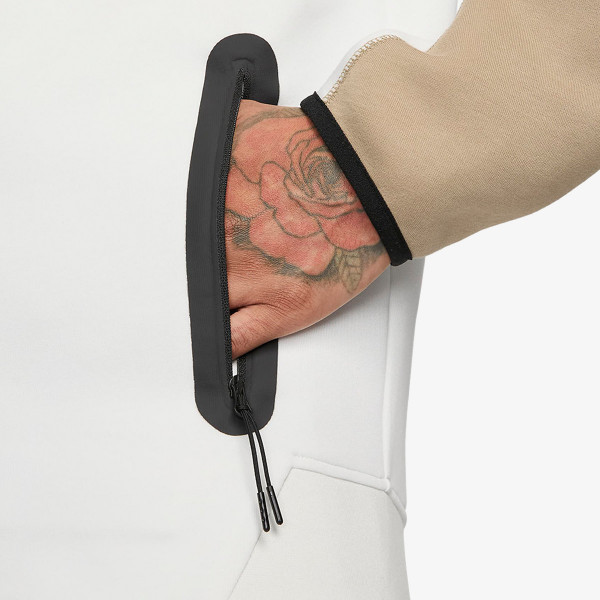 Nike Tech Fleece 