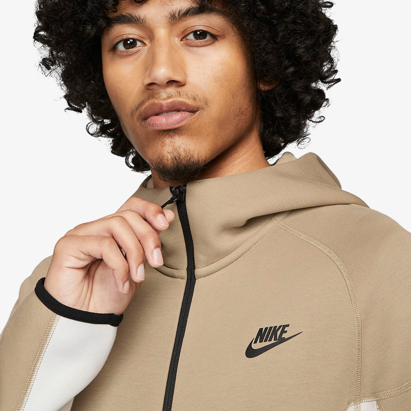 Nike Tech Fleece 