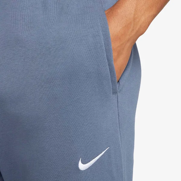 NIKE Studio 72 