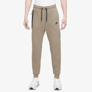 NIKE Tech Fleece 