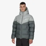 Nike Storm-FIT Windrunner 