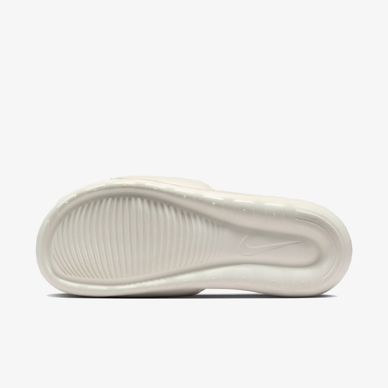 Nike Victori One 
