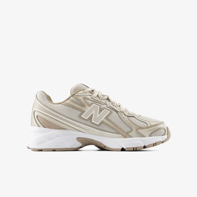 New Balance 740 