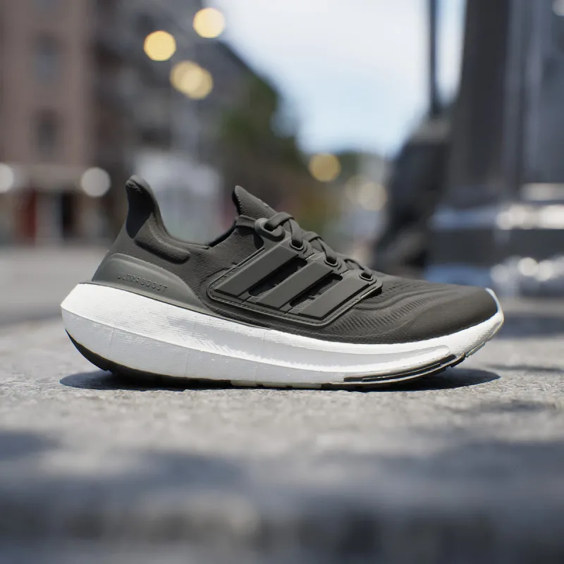 adidas ULTRABOOST LIGHT 