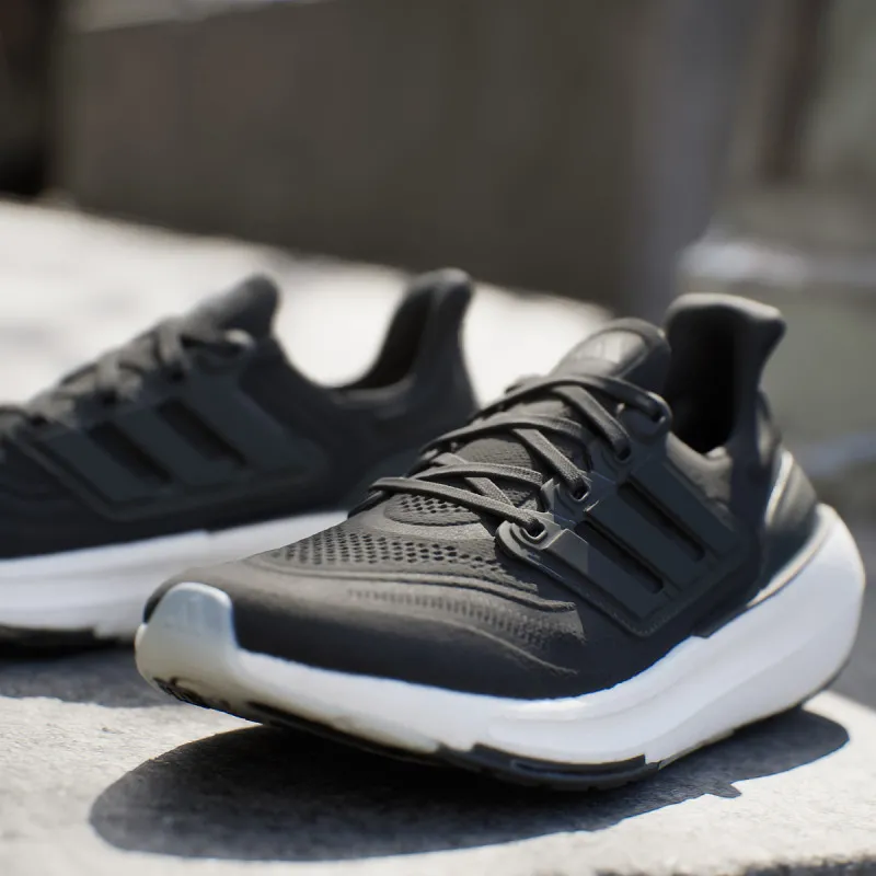 adidas ULTRABOOST LIGHT 