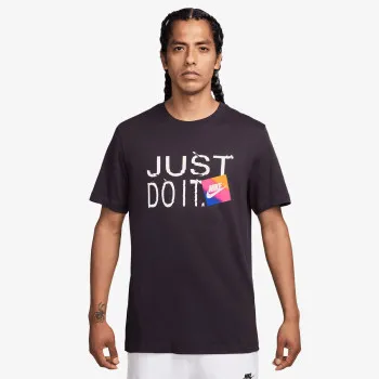 Nike Sportswear 