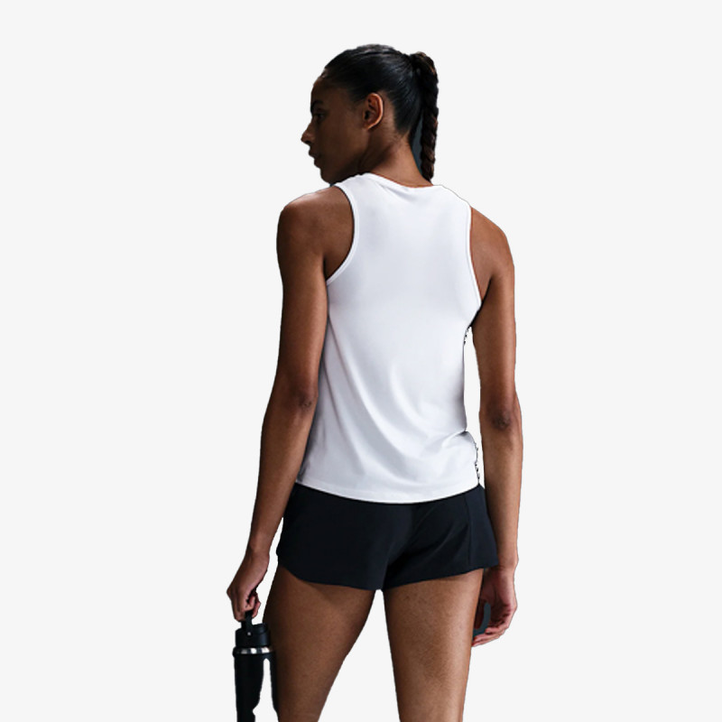 Nike One Swoosh 