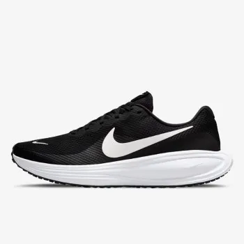 Nike Revolution 8 