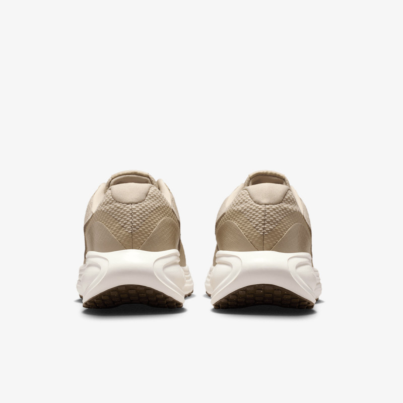 NIKE REVOLUTION 8 